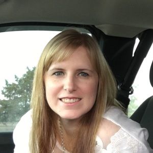 Meet your Posher, Claudia